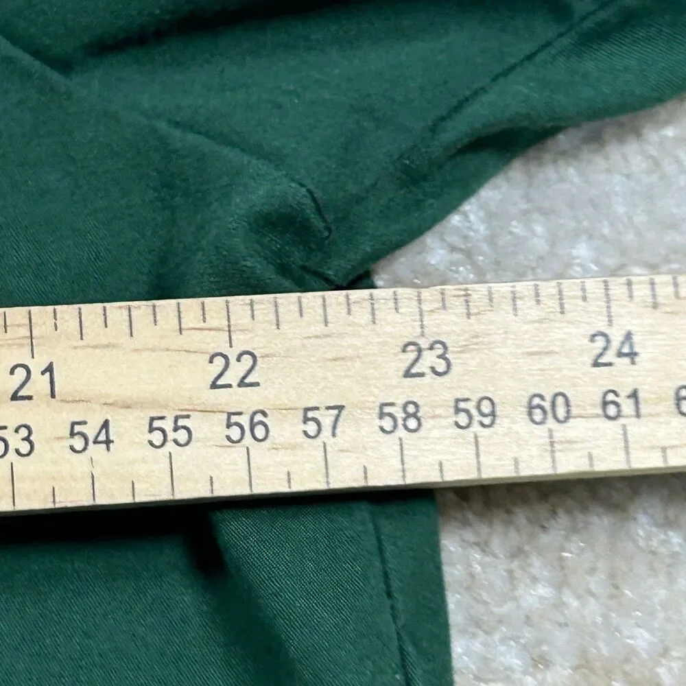 NFL Team Apparel Scrub Top Unisex M Green Bay Packers V-Neck Pocket Yellow Trim